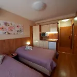 Konukevi Private Valis 4*