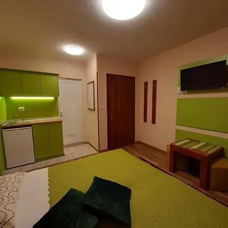 ゲストハウス Private Valis ヴァルナ