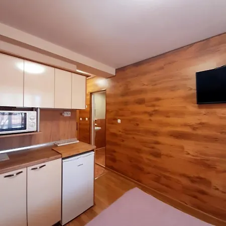 Konukevi Private Valis 3*