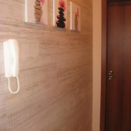 Konukevi Private Valis 3*